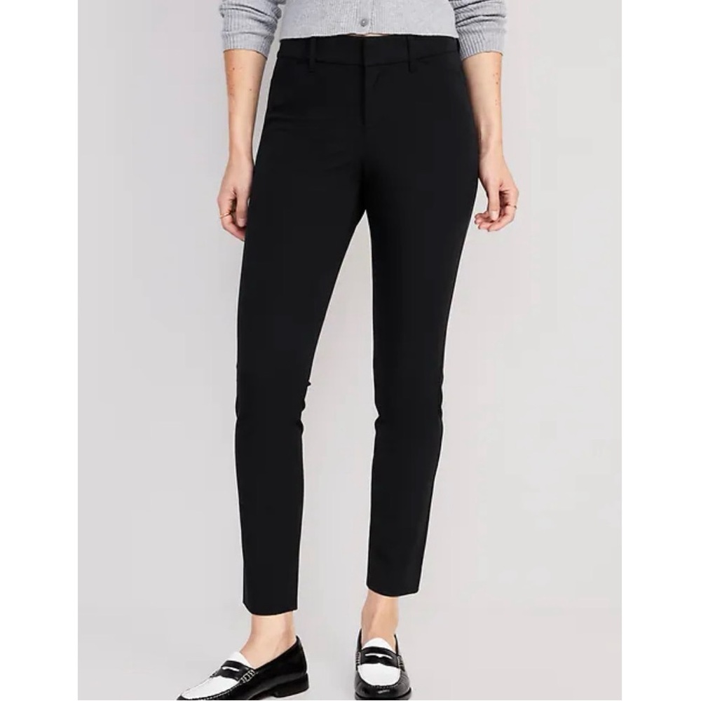 Old Navy Black Cropped Pixie Pants